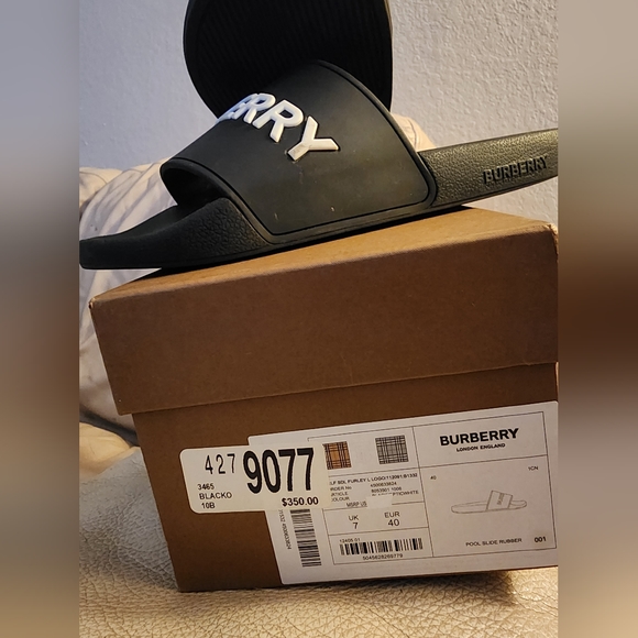 Too small - Picture 3 of 12